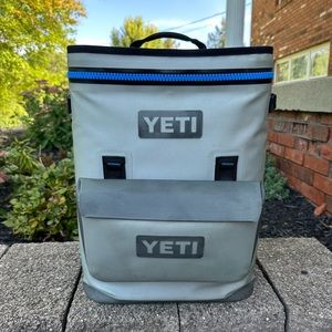 Yeti Hopper Backflip 24